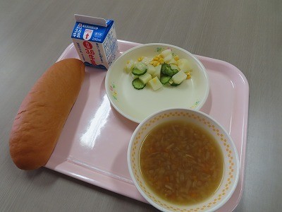 今日の給食.jpg