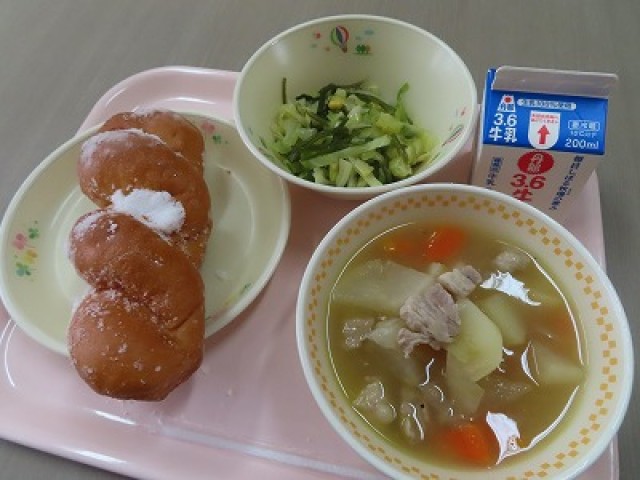 今日の給食.jpg