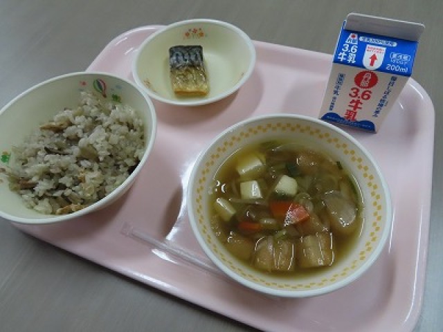 今日の給食.jpg