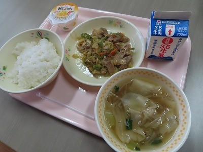 今日の給食.jpg