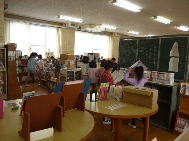 図書館の様子2.JPG