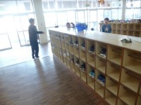 1年間お世話になった教室や昇降口、多目的教室、トイレなど各学年、「ありがとう」の気持ちを込めて、丁寧に掃除を行いました。いつもよりも力入れて掃除をしている姿があり、最後の最後まで、みんなで一生懸命に頑張っている姿に、また子どもたちの成長を感じました。