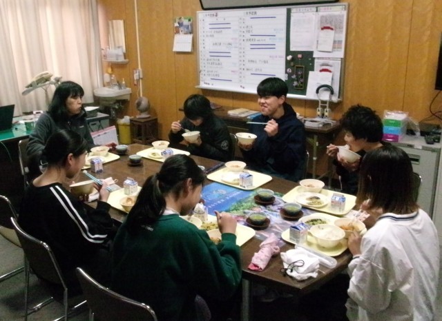 6ｰ3校長先生との会食 (4).JPG