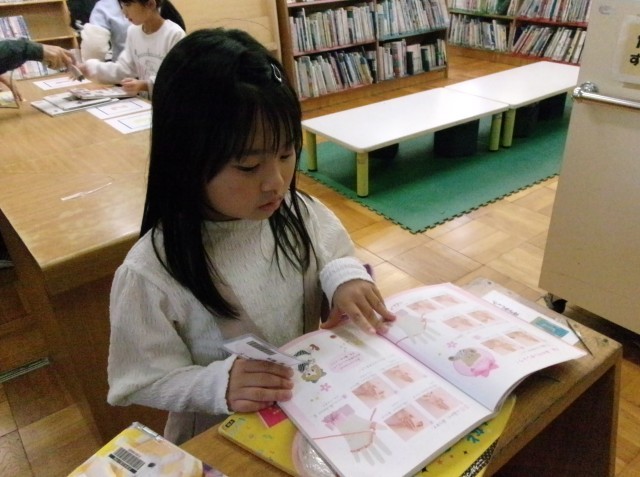 2-3図書室 (2).JPG