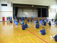 図書委員会に図書クイズ説明